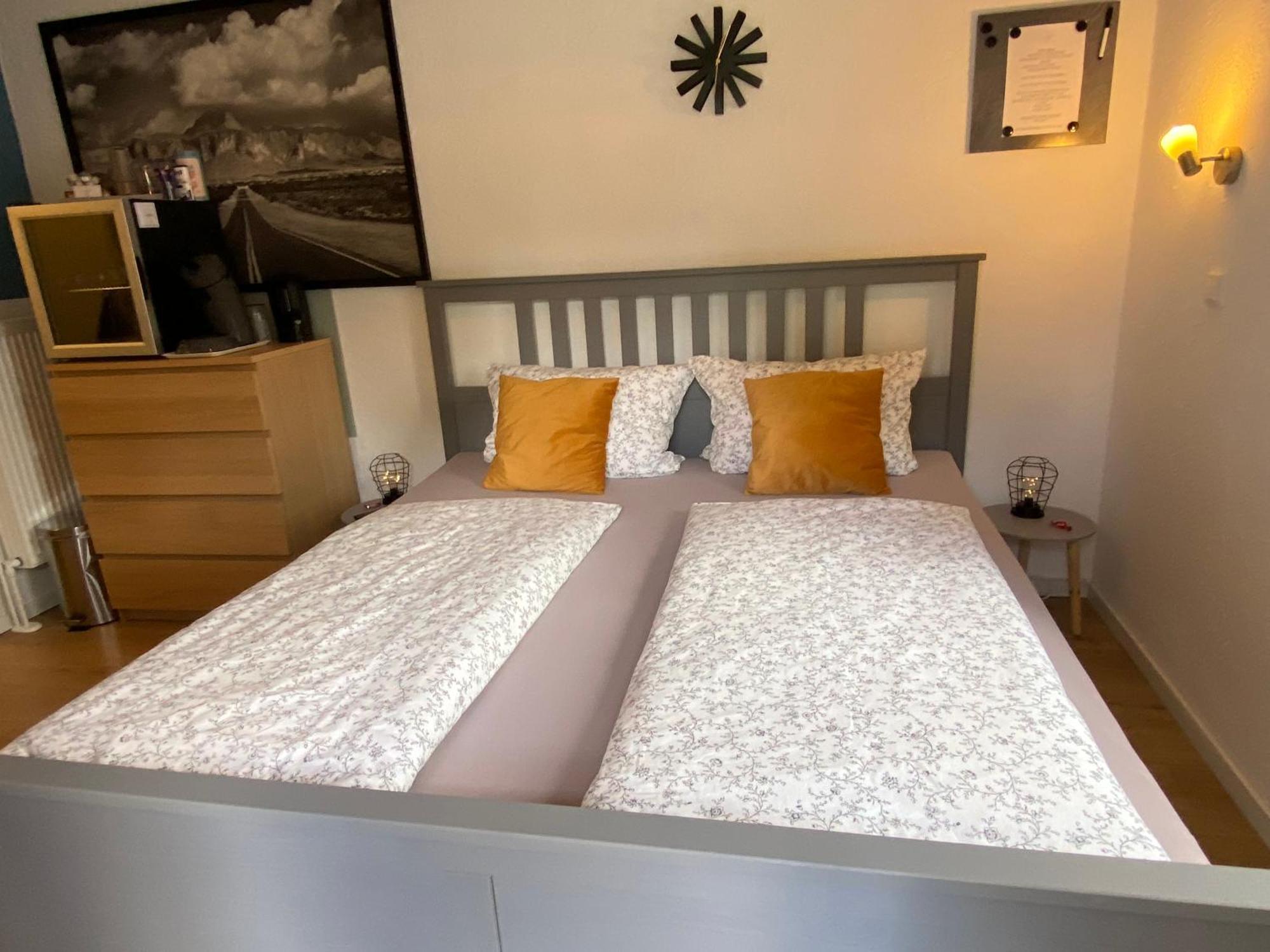 Kleines Doppelzimmer Mit Eigenem Bad Und Kuehlschrank, Frisch Saniert Friedrichskoog Exterior foto